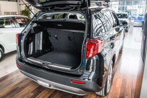 SUZUKI VITARA II 2015+ OCHRONNA LISTWA PROGU BAGAŻNIKA