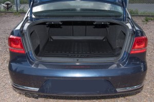 VOLKSWAGEN PASSAT B7 SEDAN MATA BAGAŻNIKA WYKŁADZINA
